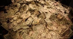 много денег, куча бабла, заработать быстро деньги в интернете, доллары фото